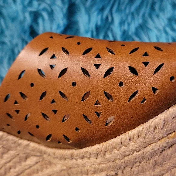 Black Rivet wedges - Picture 4 of 9